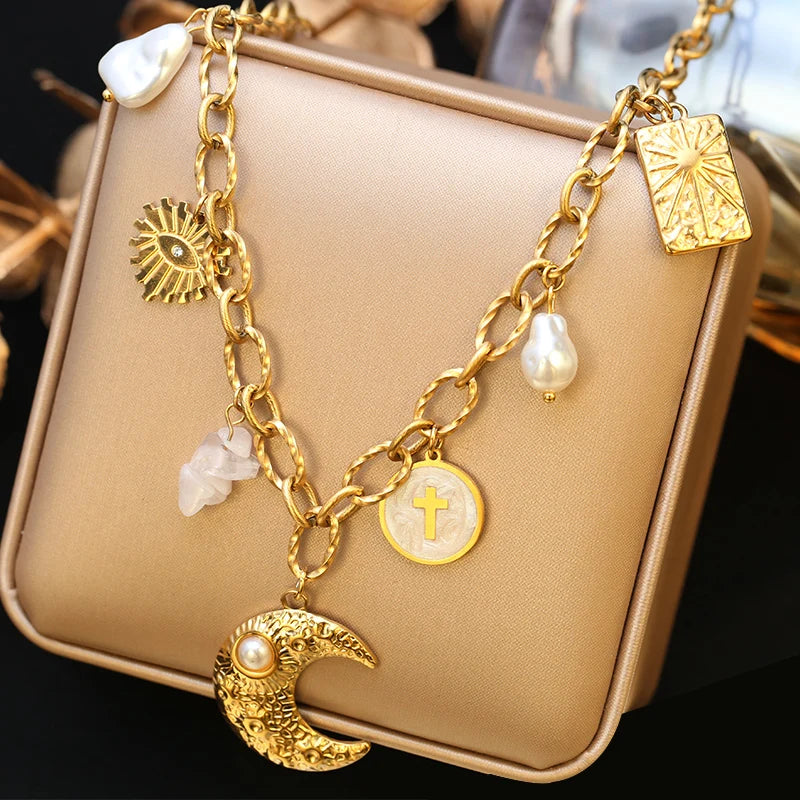 Collier pendentif tendance en acier inoxydable 316L, forme étoile de mer, lune et soleil, avec chaîne dorée. Bijou fantaisie à offrir.