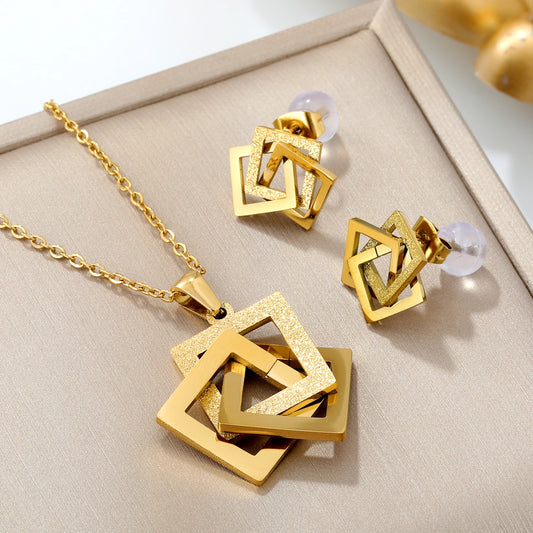 Ensemble de bijoux LUXU KISSKIDS en acier inoxydable doré et étanche, pour femme, accessoire de mariage et de fête : collier et boucles d'oreilles tendance.