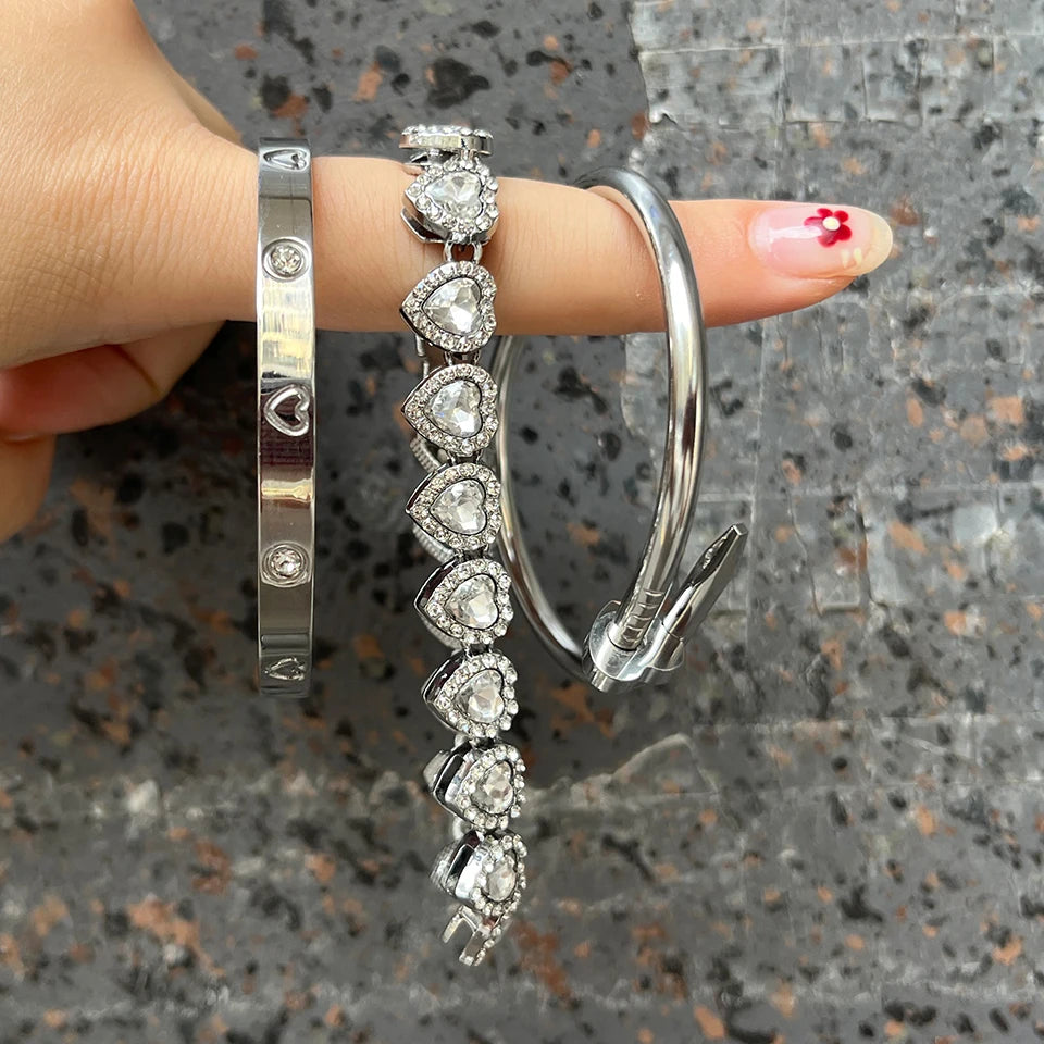 ZAKOL Lot de 3 bracelets en acier inoxydable brillants en forme de cœur, ornés de strass, style hip-hop rock, à empiler. Bijoux tendance.