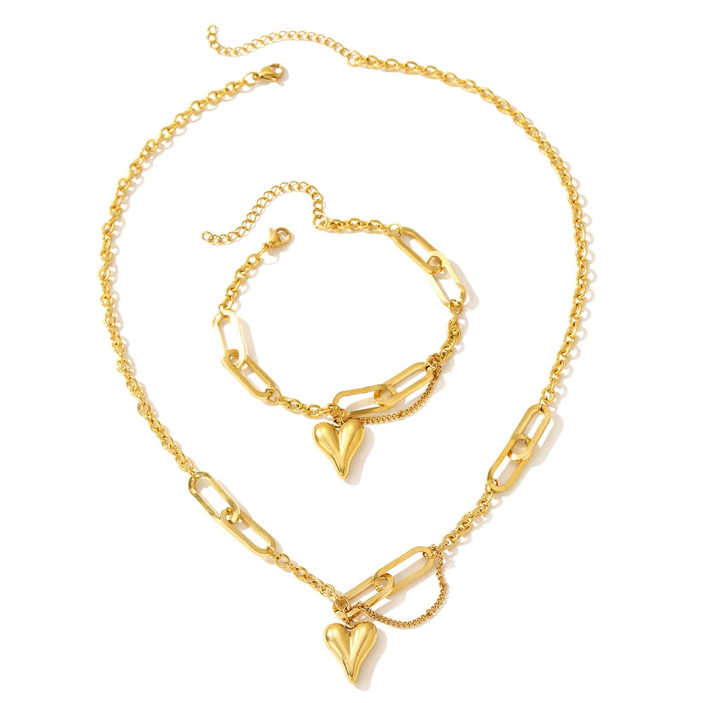 Ensemble de deux bijoux pour femme en acier inoxydable, combinant une chaîne irrégulière en forme de cœur, au style rétro et luxueux, à assortir au quotidien.