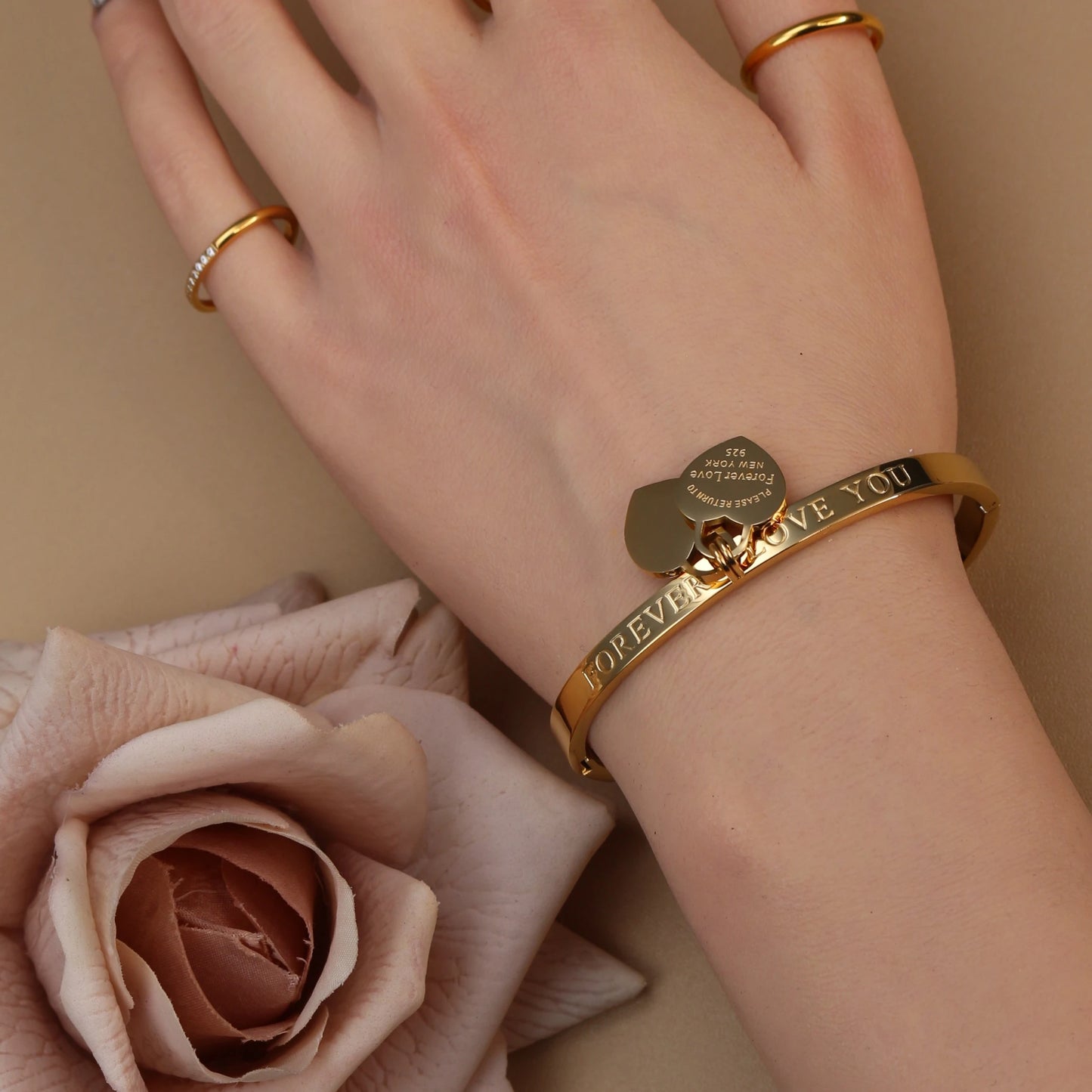 Bracelets et joncs classiques tendance en acier inoxydable doré Bracelet double cœur pêche