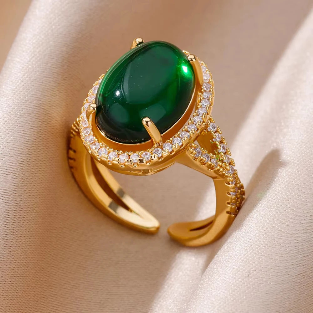 Bague de luxe en acier inoxydable avec zircon vert et fleur pour femme, style serpent, plaquée or, idéale pour un mariage ou une soirée. Bijou d'exception.