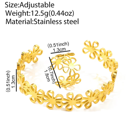 Ensemble de bagues et bracelets en acier inoxydable, style rétro original, ornés de fleurs ajourées. Bijou de haute qualité, inaltérable. Cadeau neuf.