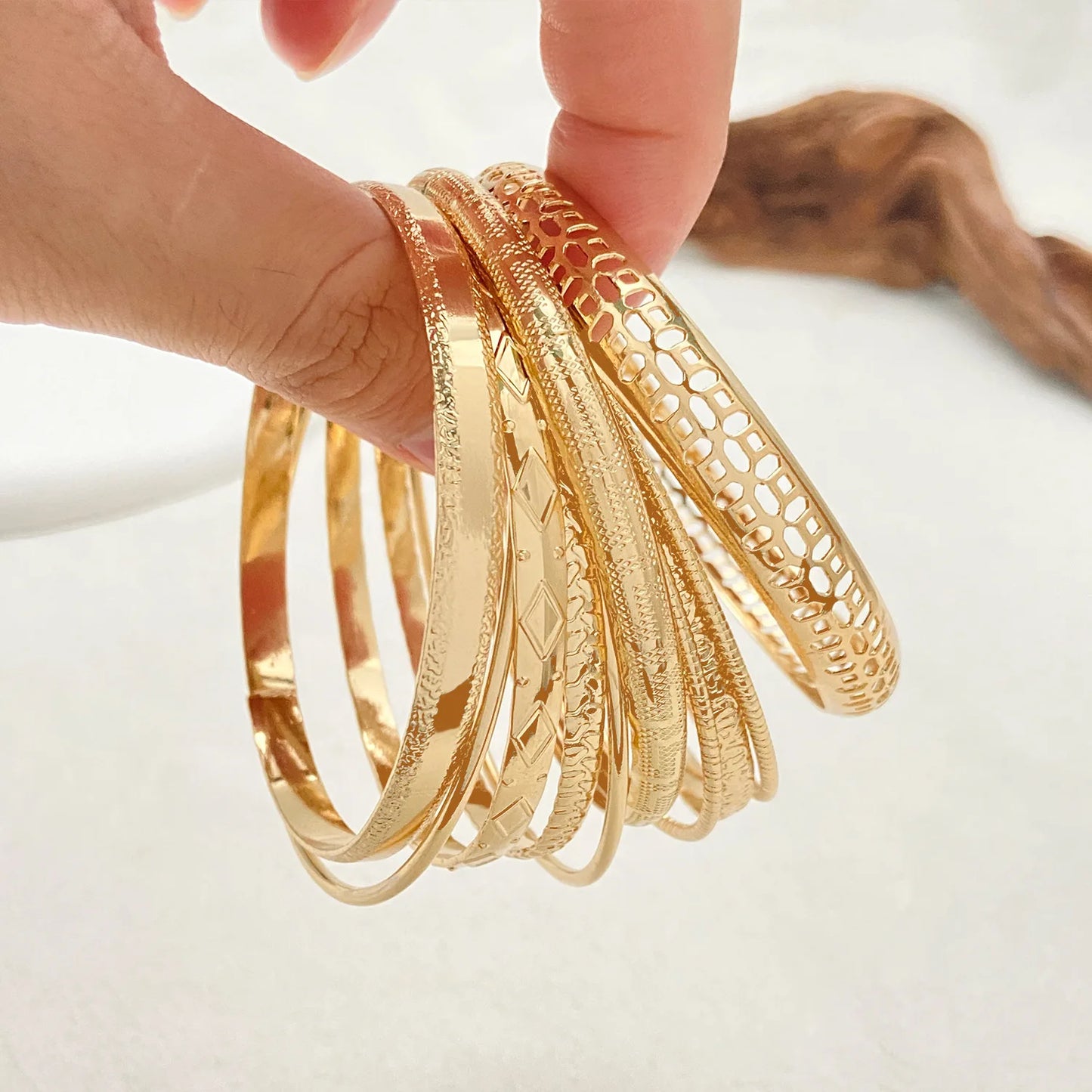 Bracelets tendance en acier inoxydable pour femmes et hommes, style torsadé, couleur or et argent, bijoux tendance streetwear gothiques, idées cadeaux.