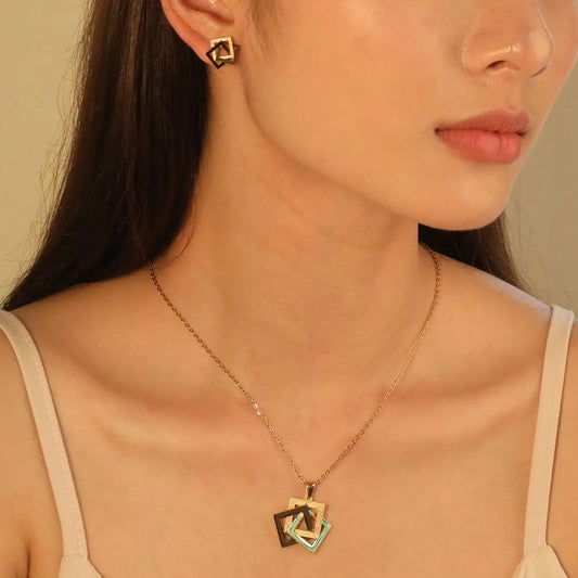 Ensemble de bijoux LUXU KISSKIDS en acier inoxydable doré et étanche, pour femme, accessoire de mariage et de fête : collier et boucles d'oreilles tendance.