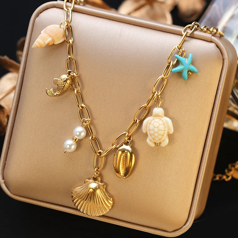 Collier pendentif tendance en acier inoxydable 316L, forme étoile de mer, lune et soleil, avec chaîne dorée. Bijou fantaisie à offrir.