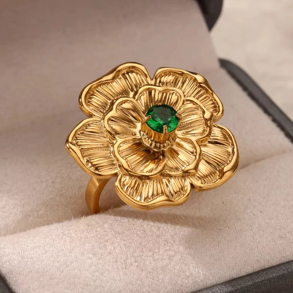 Bague de luxe en acier inoxydable avec zircon vert et fleur pour femme, style serpent, plaquée or, idéale pour un mariage ou une soirée. Bijou d'exception.