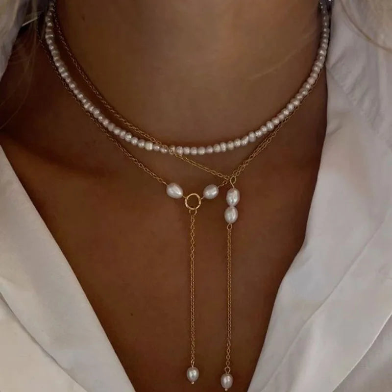 Collier pendentif cœur coquillage élégant, chaîne irrégulière en perles d'imitation, bijou unique pour femme, idéal pour la Saint-Valentin N0436