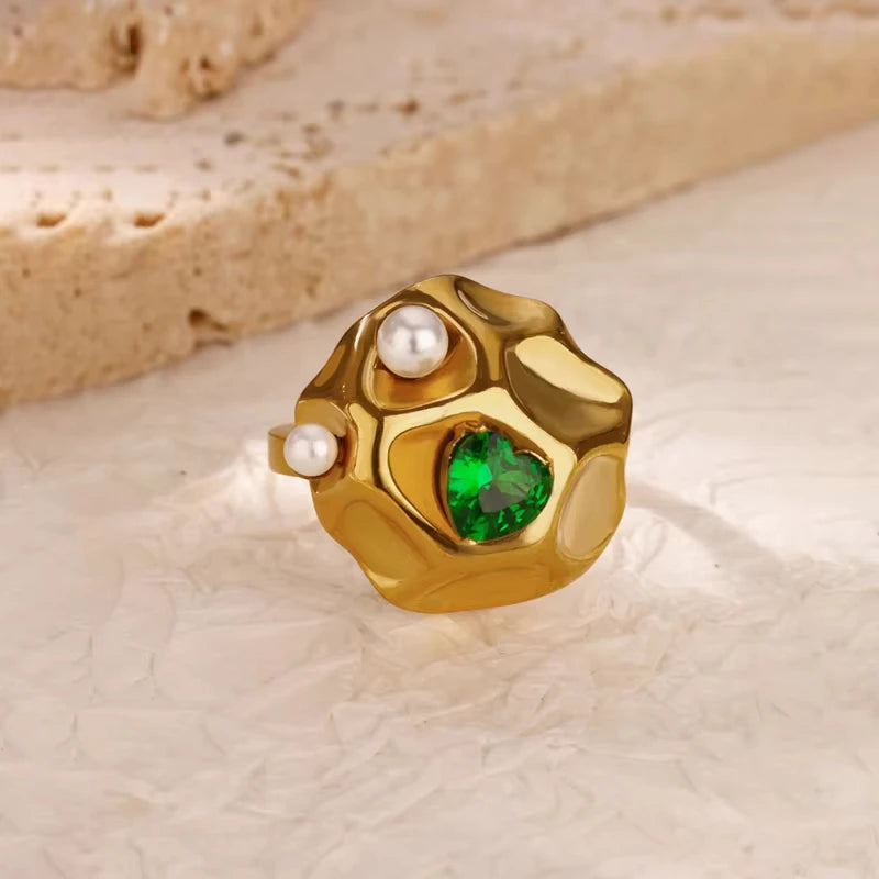 Bague de luxe en acier inoxydable avec zircon vert et fleur pour femme, style serpent, plaquée or, idéale pour un mariage ou une soirée. Bijou d'exception.
