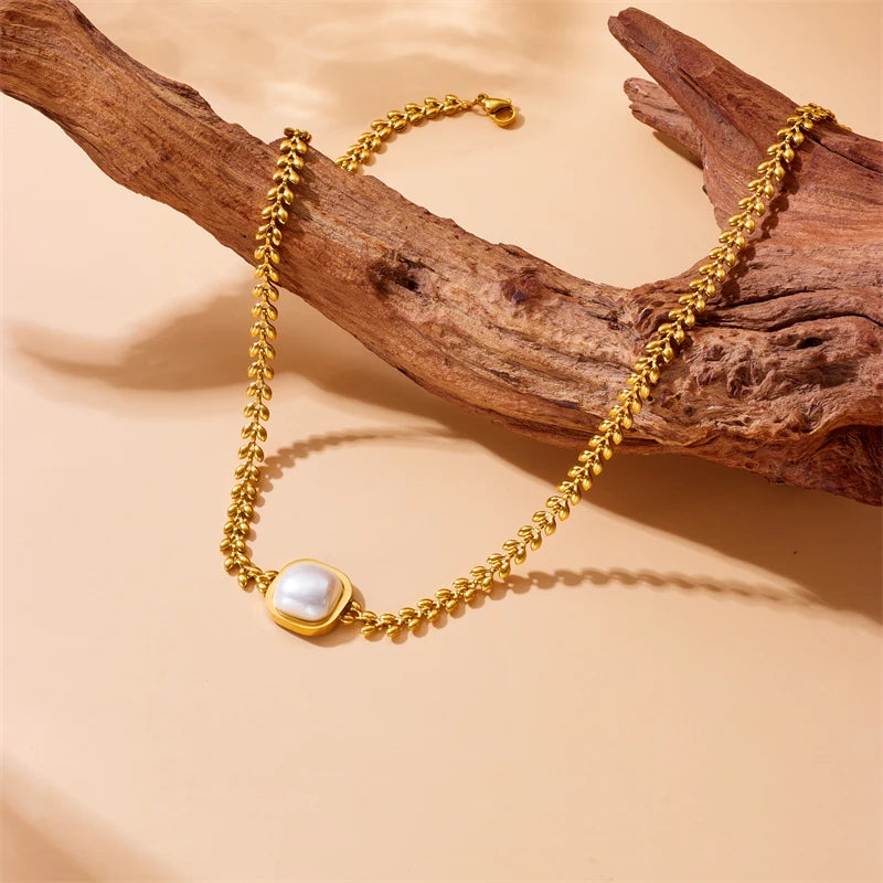 DIEYURO Ensemble de bijoux fantaisie en acier inoxydable 316L : collier, boucles d'oreilles et bague carrées avec grosse perle. Idéal pour femme et jeune fille. Un cadeau parfait pour les fêtes !