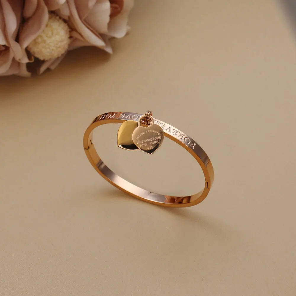 Bracelets et joncs classiques tendance en acier inoxydable doré Bracelet double cœur pêche