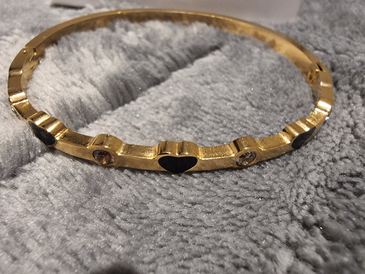 Bracelet au petit cœur