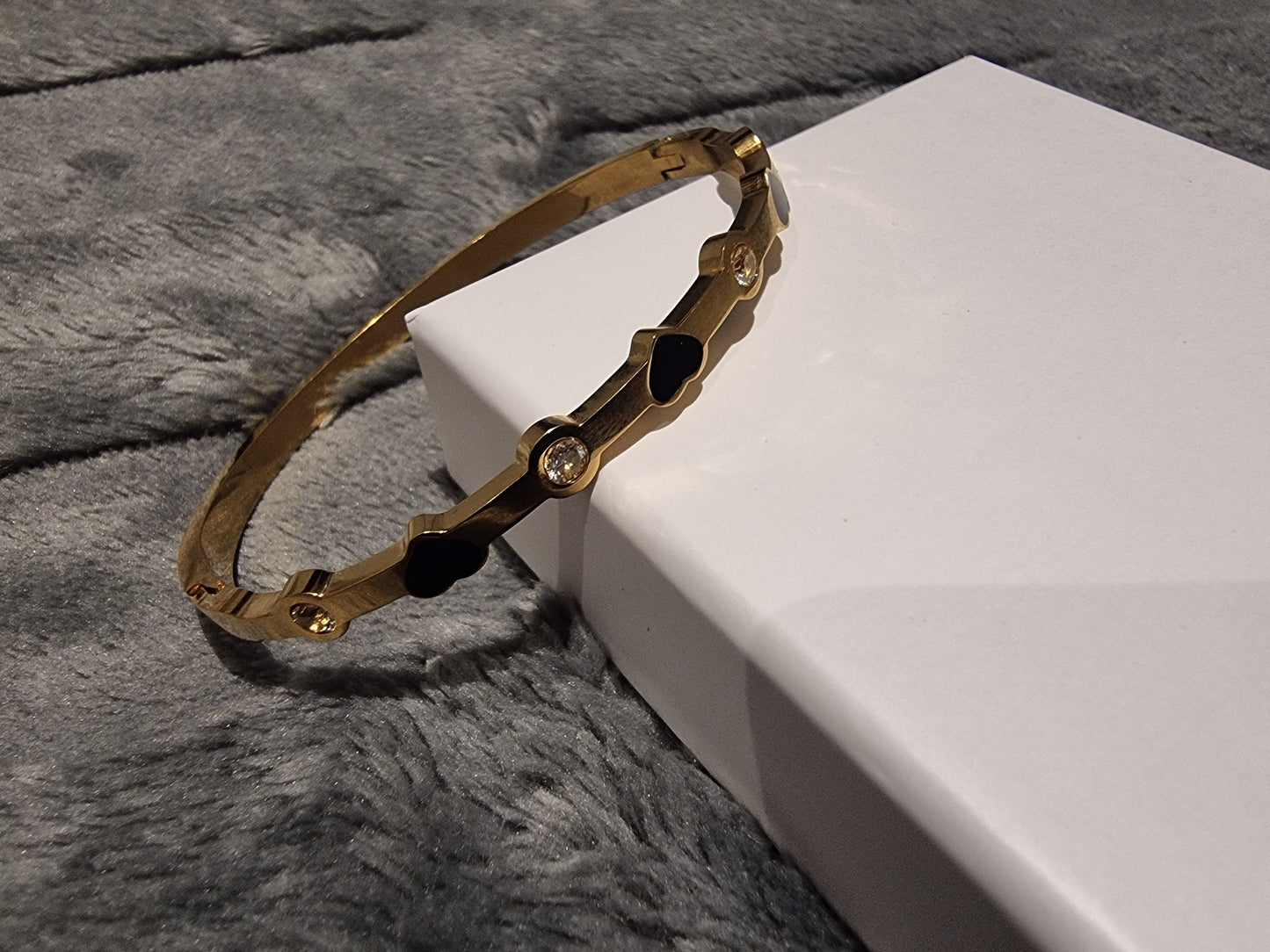Bracelet au petit cœur