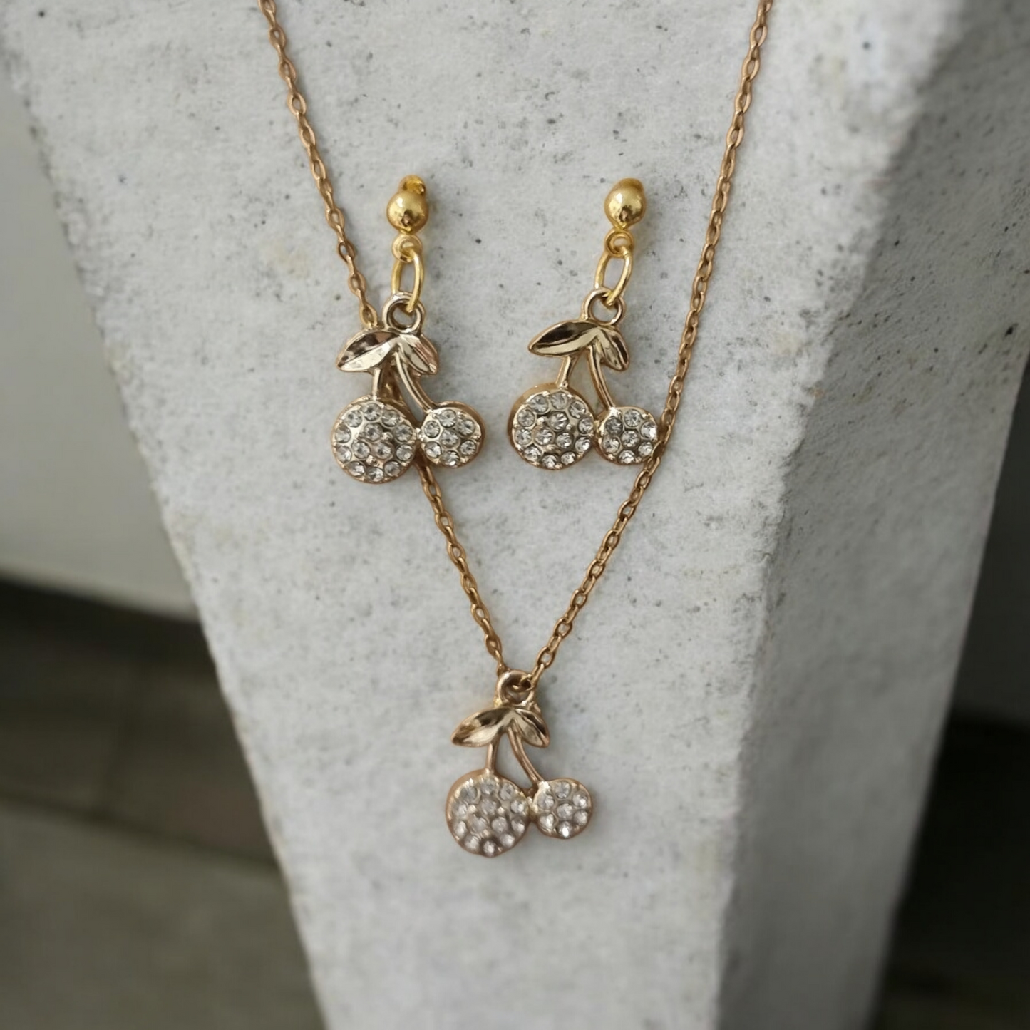 Parure en acier inoxydable a motif cerise