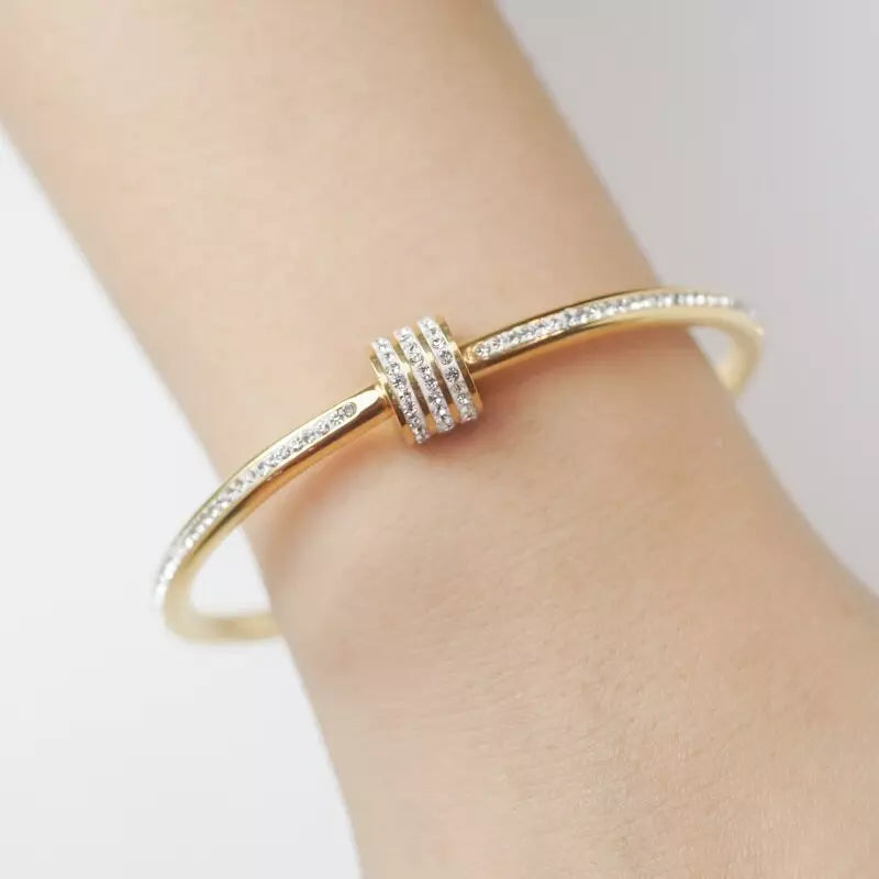 Bracelet a perles blanches