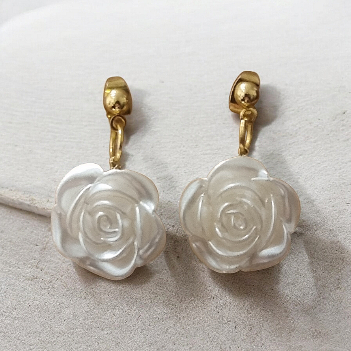 Boucle motif fleural